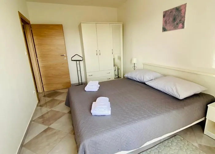 Vinko In - Istrien Ρόβινι